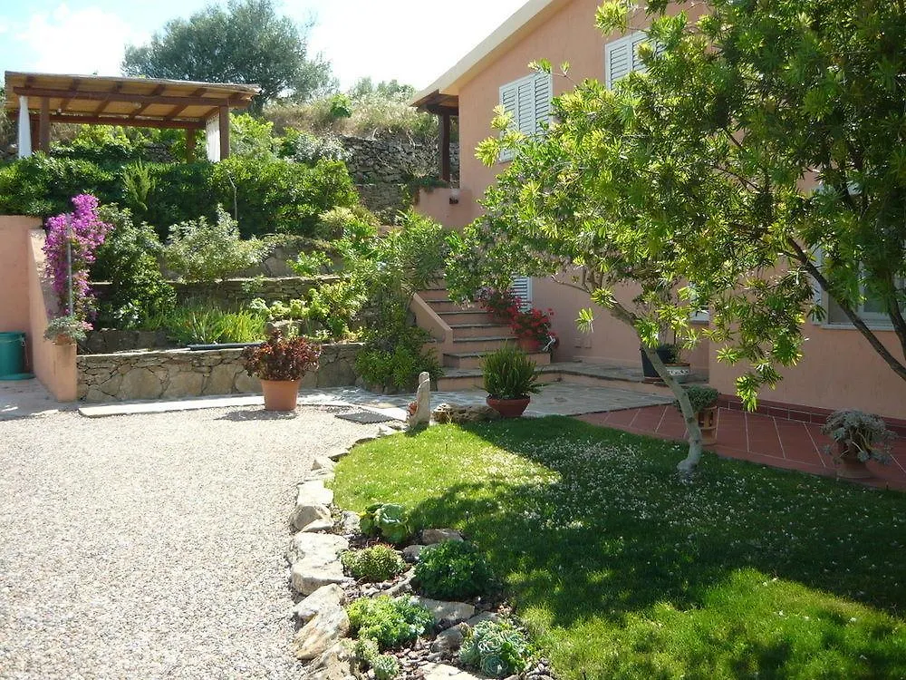 Gæstehus Li Muntigeddi B&B San Teodoro