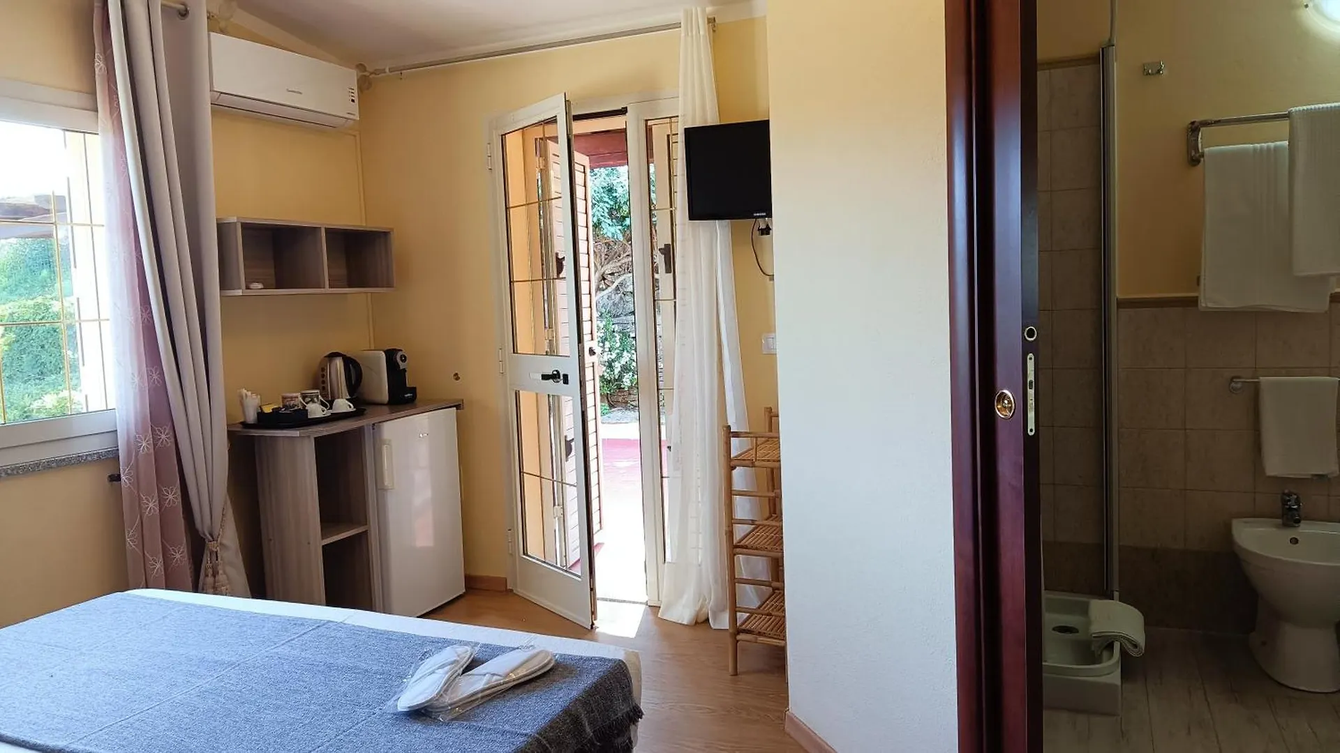 *** Affittacamere Li Muntigeddi B&B San Teodoro  Italia
