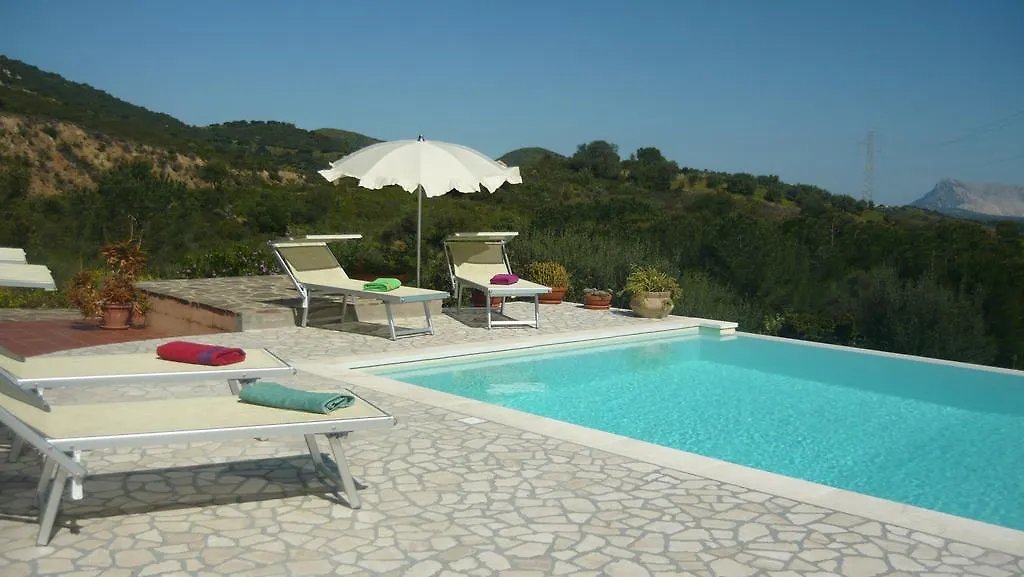 Li Muntigeddi B&B San Teodoro  Affittacamere
